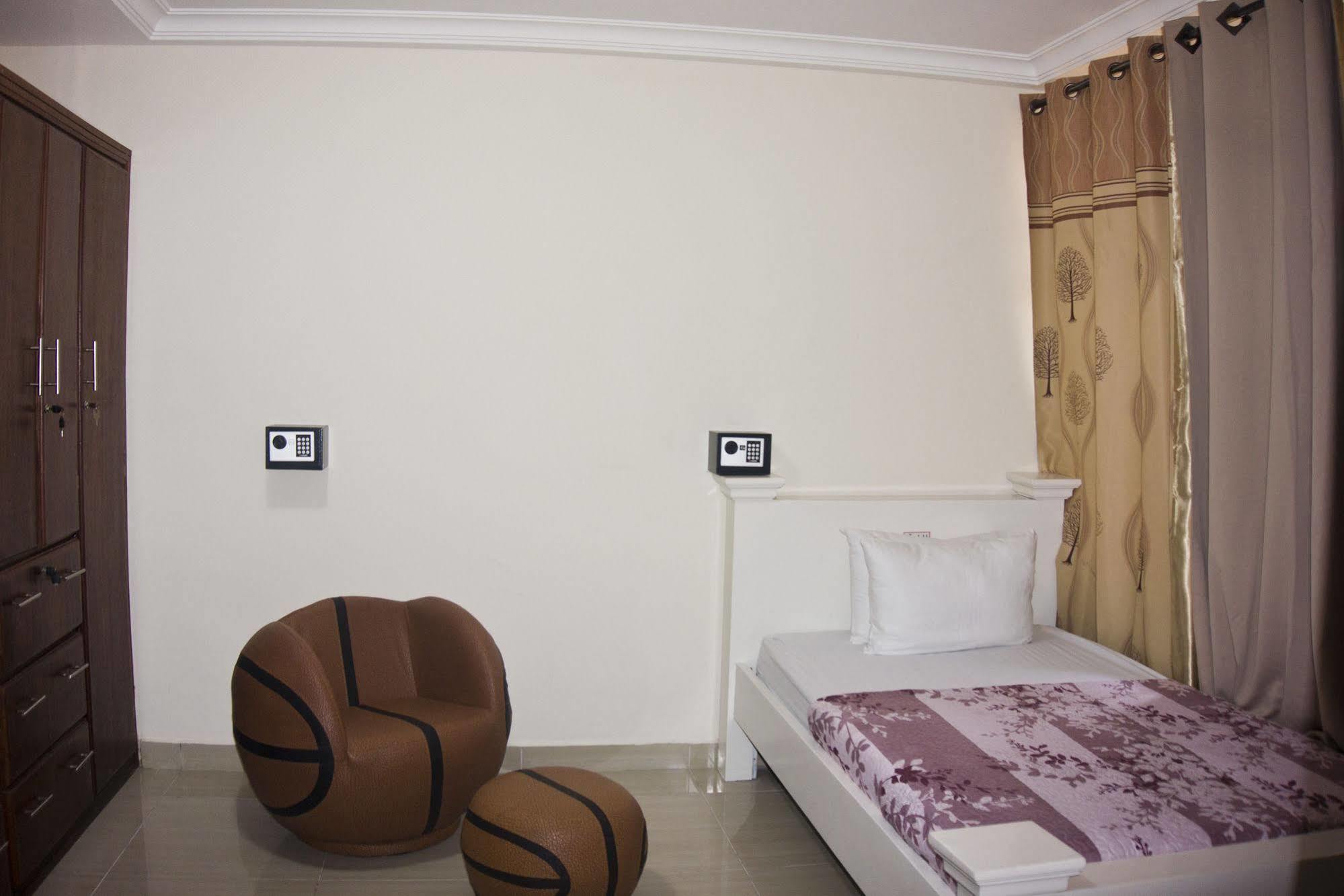 أكرا @Home Boutique B&B Hostel And Suite المظهر الخارجي الصورة