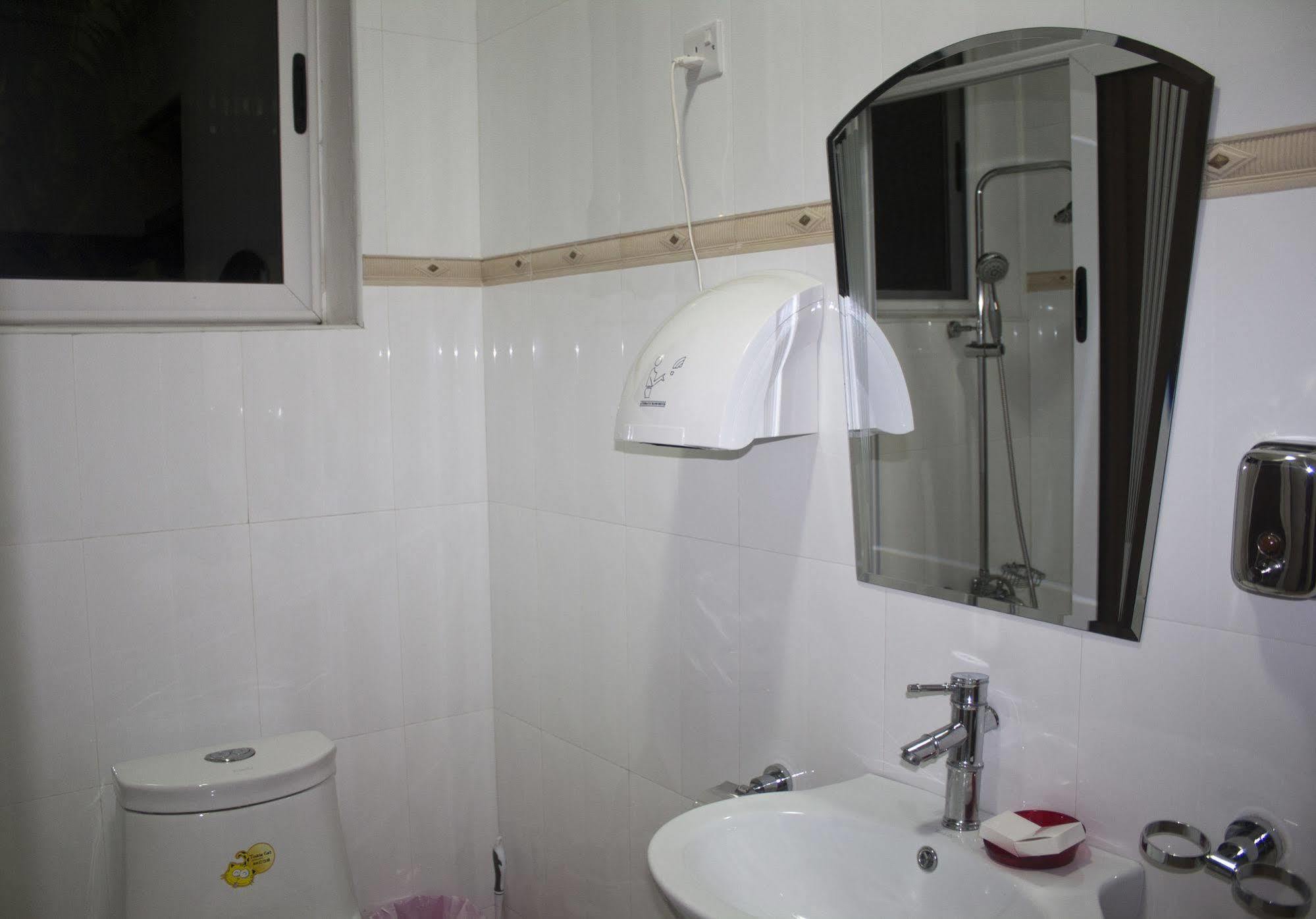 أكرا @Home Boutique B&B Hostel And Suite المظهر الخارجي الصورة