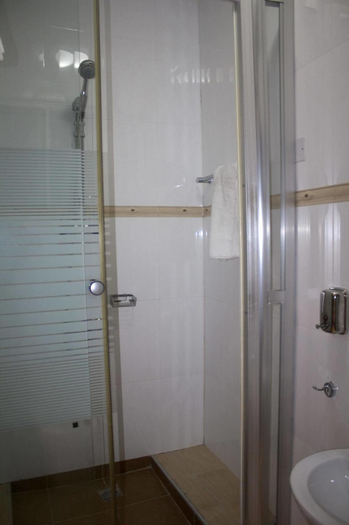 أكرا @Home Boutique B&B Hostel And Suite المظهر الخارجي الصورة