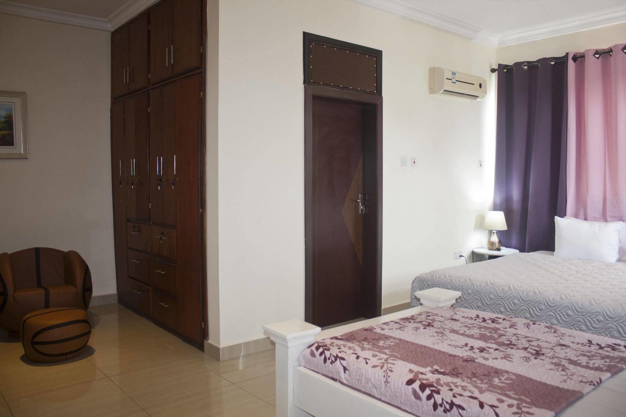 أكرا @Home Boutique B&B Hostel And Suite المظهر الخارجي الصورة