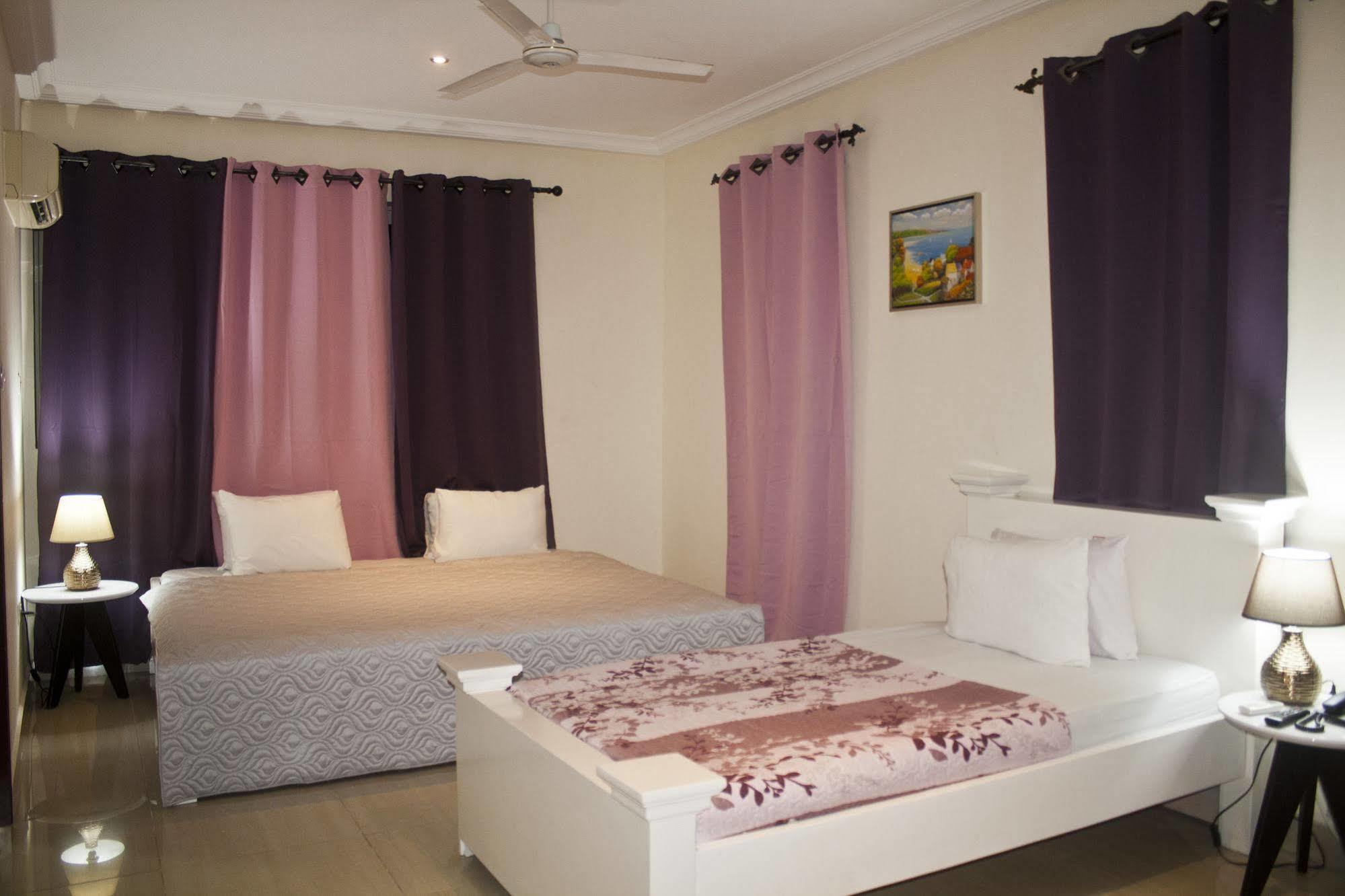 أكرا @Home Boutique B&B Hostel And Suite المظهر الخارجي الصورة