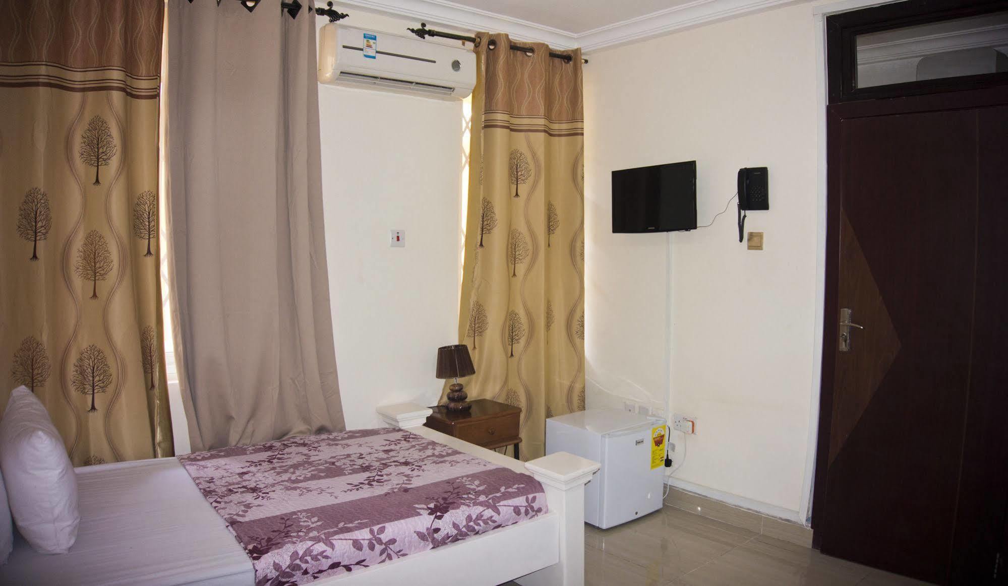 أكرا @Home Boutique B&B Hostel And Suite المظهر الخارجي الصورة